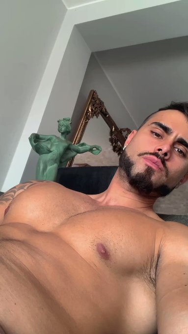 Y ud?.. https://t.co/3MIOB8w158 https://t.co/aUwqbpn9EV