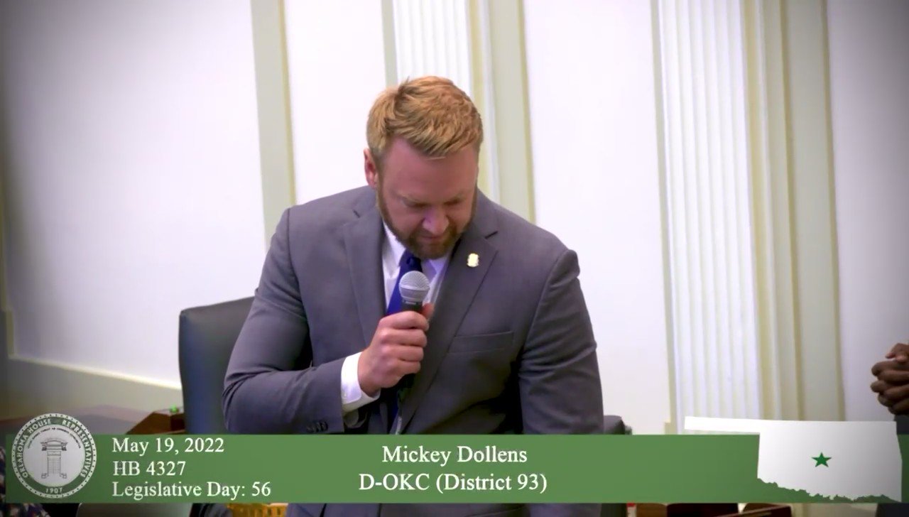 Rep. Mickey Dollens on Twitter "HB4327 allows people to sue doctors