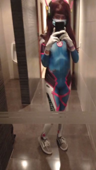Do i look good as Dva? :3 ?

RT please ?? https://t.co/9x3fZI1Sz1