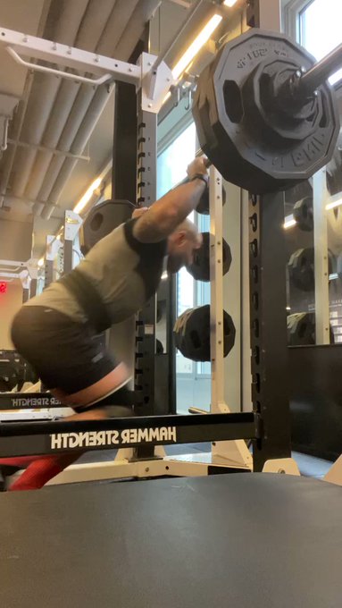 I only get 30min to workout between session and this kills me rushing squats I need I find a gym that