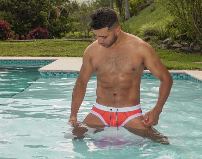 These jocks are looking to become millionaires overnight! Care to make their dreams cum true? #JockMenLive