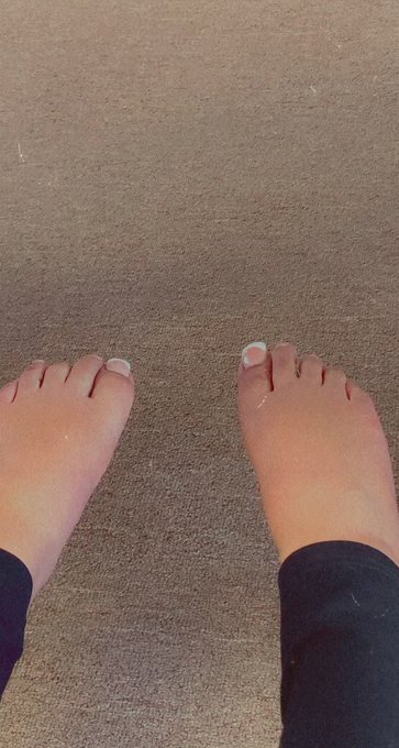 Should I sell feet pics 🤔 #feetpicsforsales https://t.co/tBFYBD180t<a href="/tag/feetpicsforsales"class="tags">#feetpicsforsales</a>