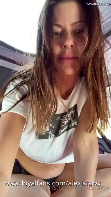 I just sold a video on #realloyalfans. Take a look here: https://t.co/YPs84VmAAZ https://t.co/T8VDsP