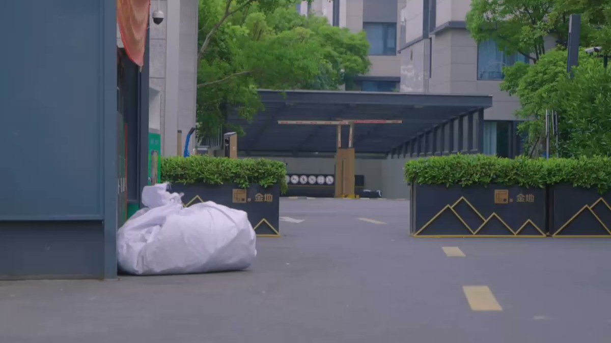 “520、521等了你两天的信息,你都没有回复,现在时间已经过了…睡了…”
摄像:@kigee