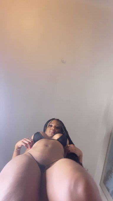 Let me ride it https://t.co/FrhG0gDNiH https://t.co/xHHvIjEa4p
