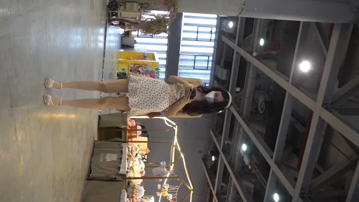 #抄底 #无内 抄底不穿内裤的妹妹分... - Twitterの動画をダウンロード
