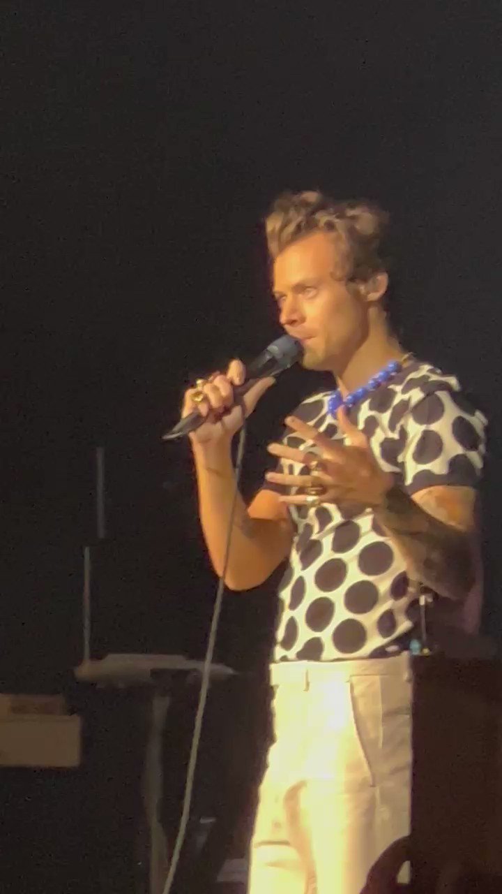 HSD on Twitter "“I never thought I’d sing ‘choke her with a sea view