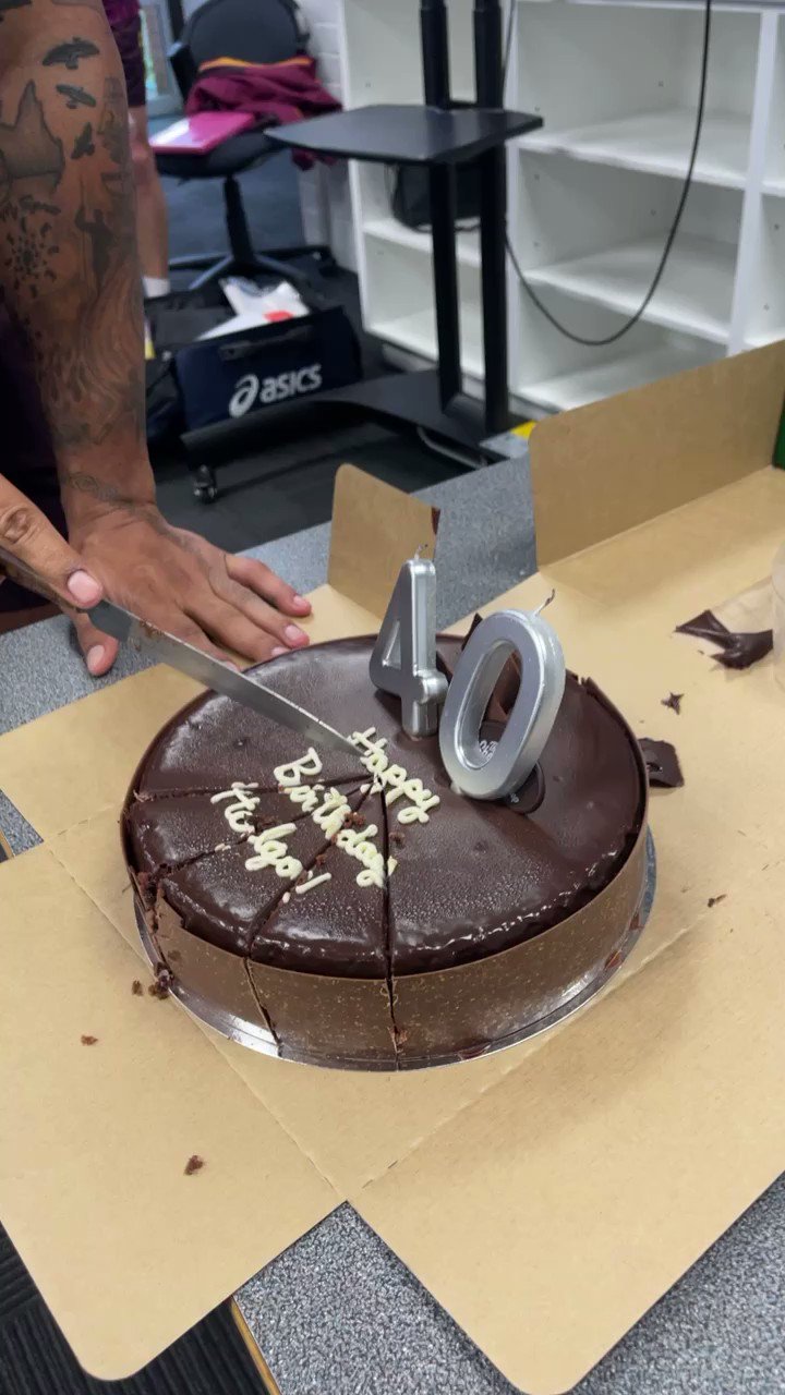 Happy birthday to club legend and Beyond The Broncos ambassador Justin Hodges. Big 4.0! 