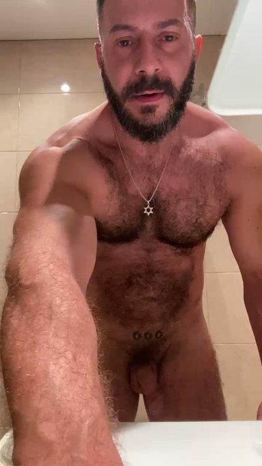 Gym hecho vamos a la ducha ?? https://t.co/74841DeR4x