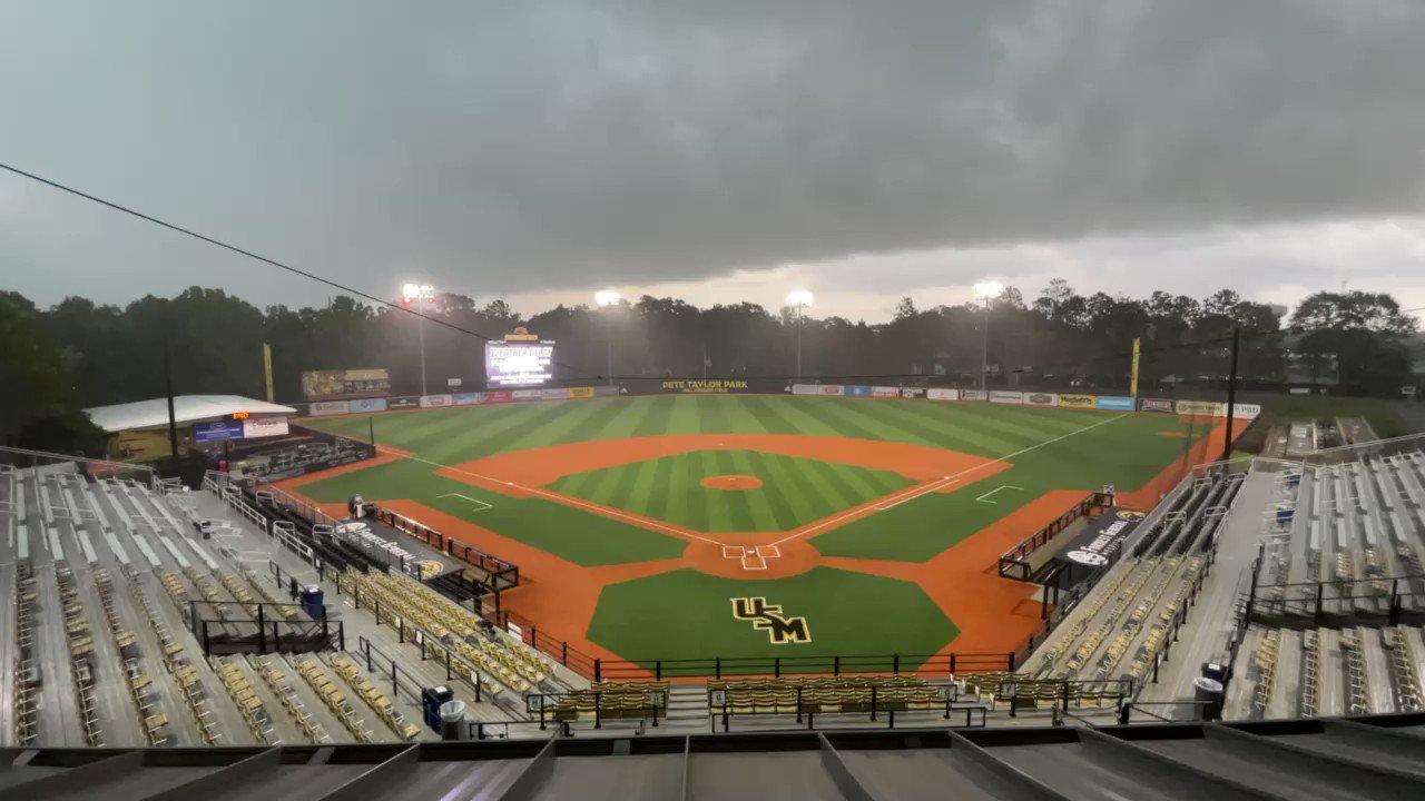 munzly/CUSA Baseball Tournament / Twitter