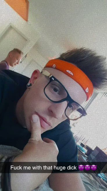 Just slap it boy!! https://t.co/WvuxxBNfRE ??? @purelygayporn  @boyzspace @MeBU1978 @CuteHotBoys @FrenchGaymer