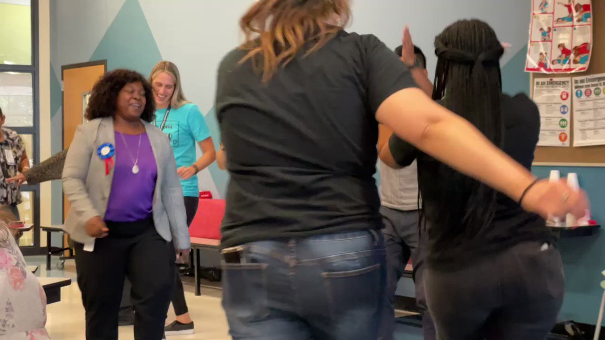 What better way to leave our last meeting with our boss and staff dancing to Selena Quintanilla, Queen of Tejano. @TownsellElem https://t.co/gCYS6XOmn8