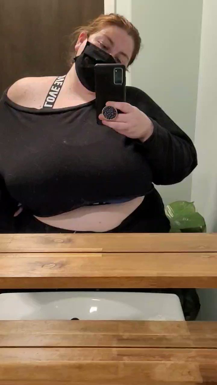 Megan Daw On Twitter Enjoy This Zen Moment Of Me Pulling Out My Tits 