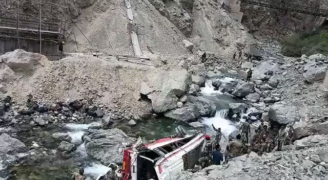 Shyok River Ladakh Accident: लद्दाख के तुरतुक सेक्टर में बड़ा हादसा, 26 सैनिकों को ले जा रहा वाहन श्योक नदी में गिरा, 7 जवान शहीद, 19 घायल | TV9 Bharatvarsh