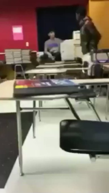 Hommie for da save 😂 https://t.co/O1K0Q7W70U