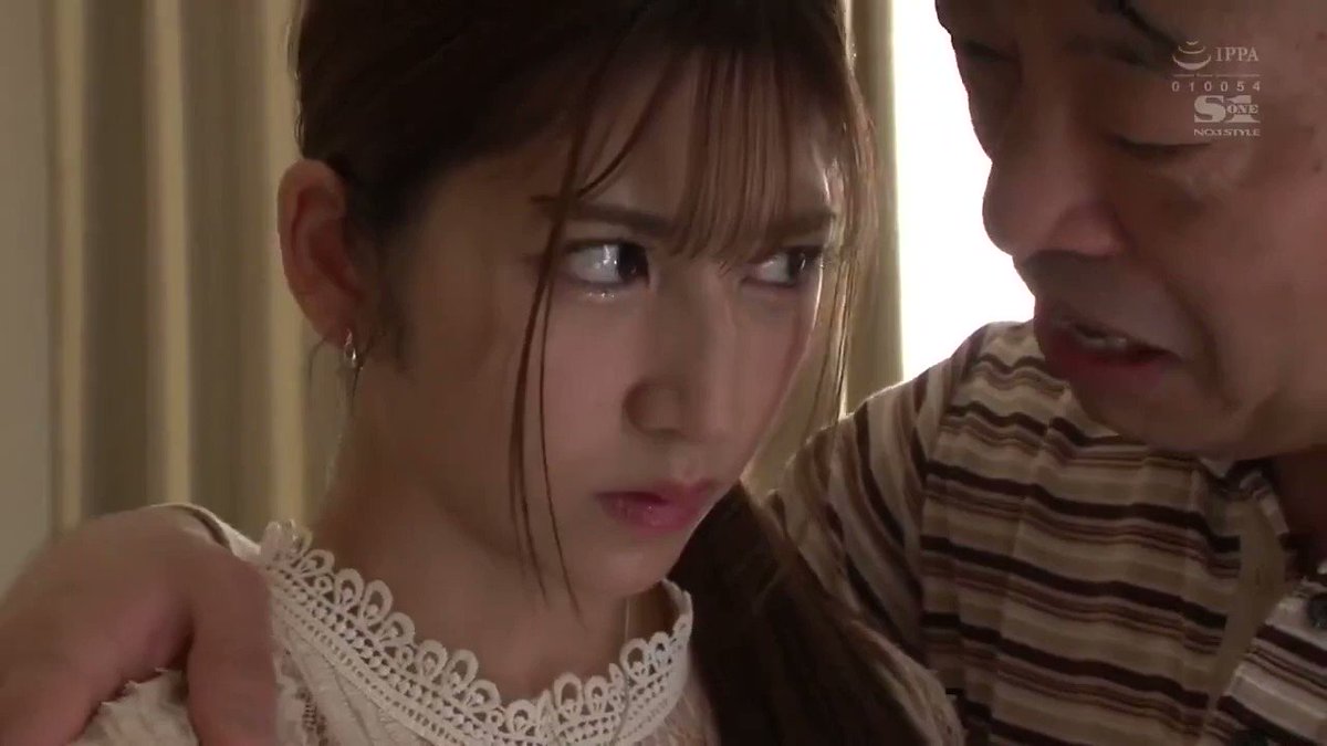 七ツ森りり 最近セックスレスな若妻。 旦那の浮気を疑って、義父に相談をしたら、 睡眠薬を盛られ欲求不満な体を舐め回され屈辱イキ…