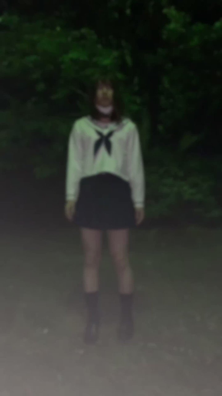 セーラー服野外露出  / X