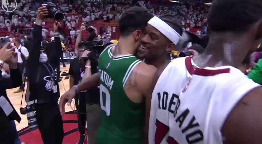 [花邊] 吉巴與JT相擁並致意：現在是你的