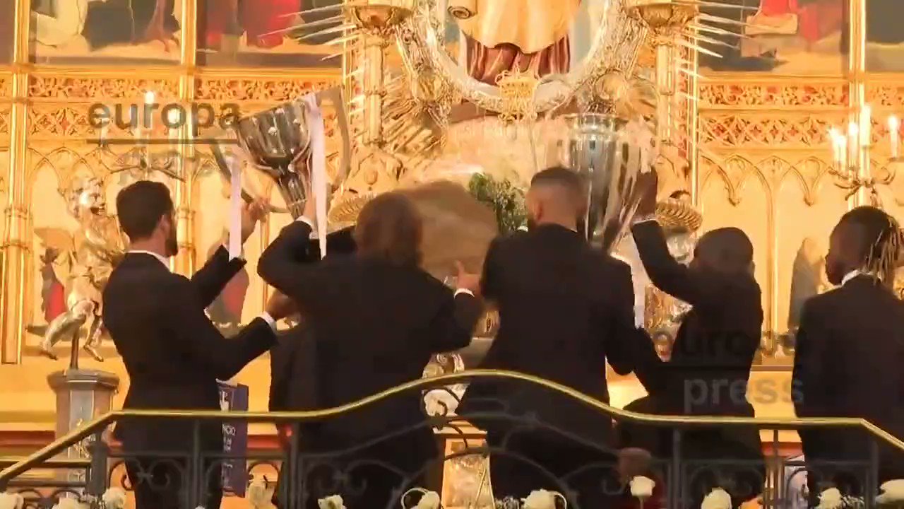 Last Sunday, Real Madrid FC returned to the tradition of offering the cups  won to Our Lady of Almudena at Madrid's cathedral, which was halted due to  COVID. You can see the