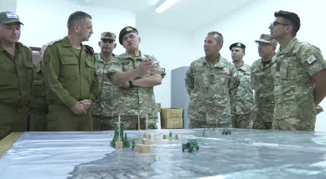 يقوم رئيس الأركان الجنرال أفيف كوخافي حاليًا بجولة في تمرين “ما وراء الافق”، بعد أن التقى صباح اليوم