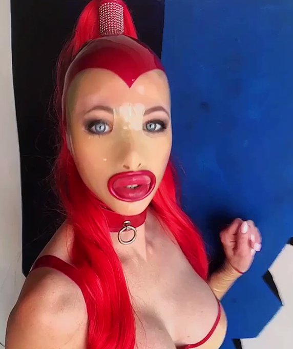 look how greedy my mouth is...💋  https://t.co/vLHthXELqY  #onlyfans #latex #latex-lola #redlips #RedLipstick<a href="/tag/onlyfans"class="tags">#onlyfans</a><a href="/tag/blueeyes"class="tags"><span>#blueeyes</span></a><a href="/tag/redlipstick"class="tags"><span>#redlipstick</span></a><a href="/tag/latex"class="tags"><span>#latex</span></a><a href="/tag/redlips"class="tags"><span>#redlips</span></a><a href="/tag/rubber"class="tags"><span>#rubber</span></a>