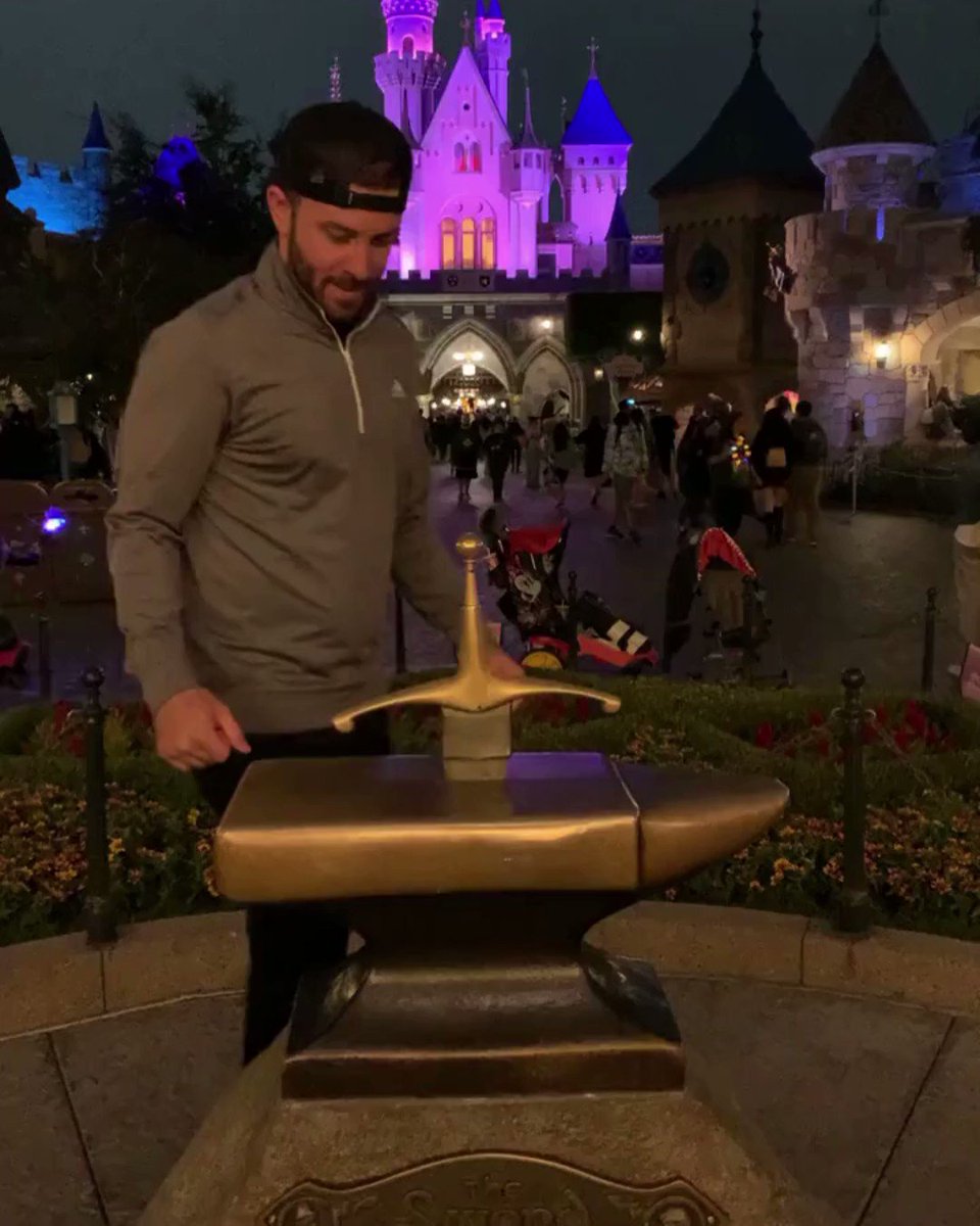 Thankfully, watching me struggle to pull the sword out of the stone is not on the list of nighttime spectaculars returning to the Disneyland Resort this year. Win a family 4-pack of tickets to the Happiest Place on Earth at 4:40pm! - Anthony https://t.co/qRfm8jVbsw