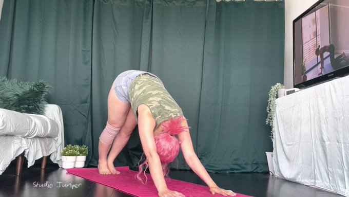 love it when I'm making a short shorts vid but my nips slip out anyways 😇  @DownblouseV @DBBabes3 @nipsliplovers<a href="/tag/yoga"class="tags"><span>#yoga</span></a><a href="/tag/tights"class="tags"><span>#tights</span></a><a href="/tag/thong"class="tags"><span>#thong</span></a><a href="/tag/yogagirl"class="tags"><span>#yogagirl</span></a><a href="/tag/voyeur"class="tags"><span>#voyeur</span></a><a href="/tag/nsfw"class="tags"><span>#nsfw</span></a>