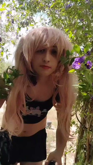 I was on my mom's countryside house ??

 this place makes me want to get fucked in public by a lot of