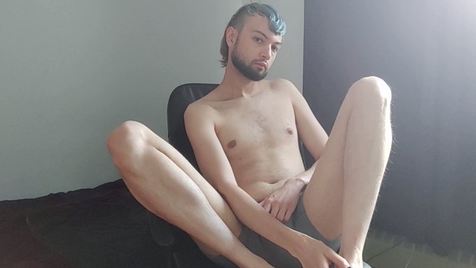 Hi!
-
#queer #bi #gay #alt #twink #porn #nsfw #nsfwtwt  #horny #onlyfans #feet #gayfeet #bigfeet #armpit