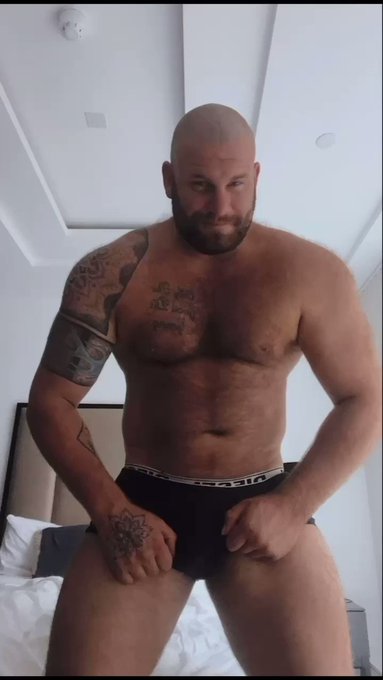 Have you ever seen such a veiny cock…!! ? click here to see ? https://t.co/i8ziEreFcN

#gayman #gayuk