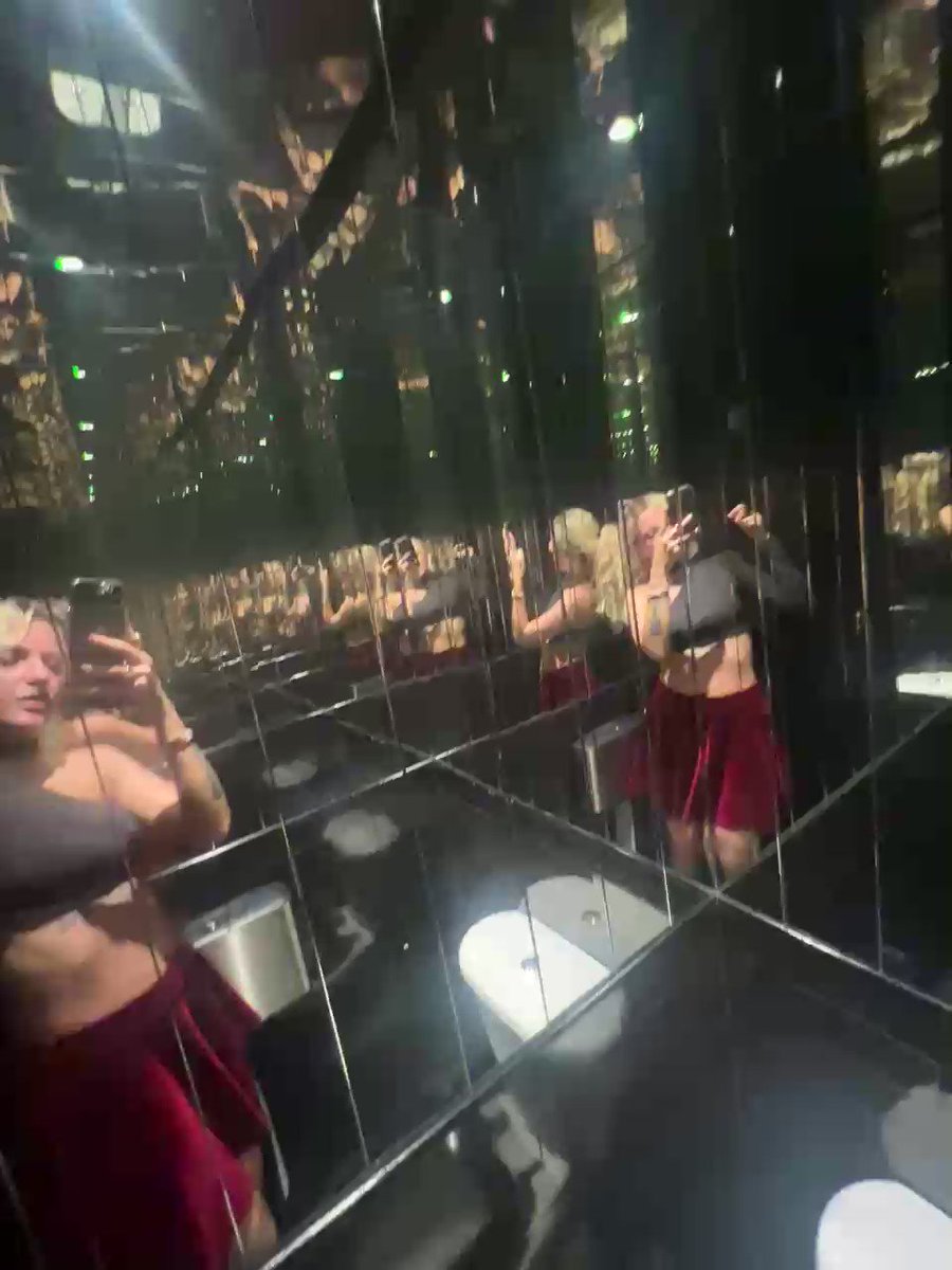 Model - amarilla_bombshell dirty