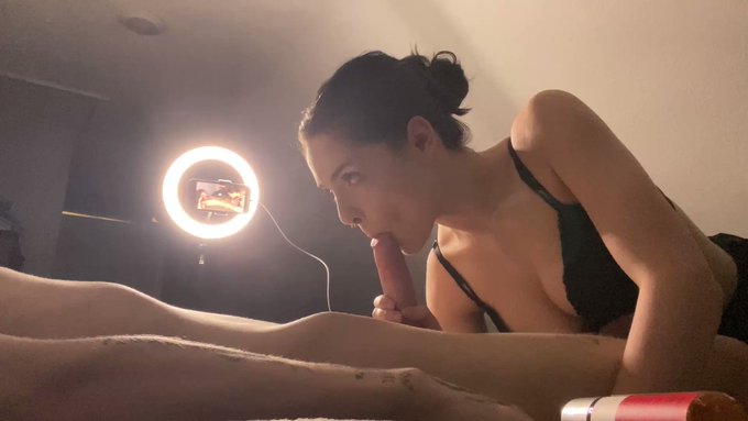 holding his hand while making him cum >>> 
@trxpplin https://t.co/4wtmh8dUgT