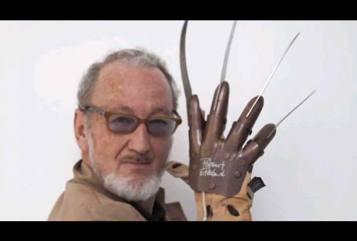 ¡Pues si es el cumpleaños de Robert Englund aquí se celebra por todo lo alto!     Happy Birthday 