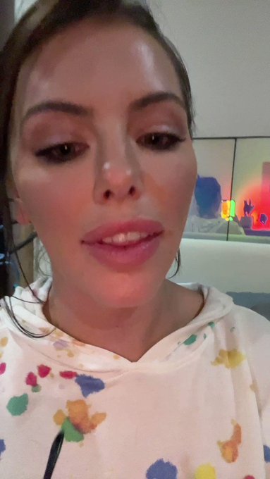 So duck face was a trend but wtf is this new one? This trend with cross eyes? Like it’s weird if there’s