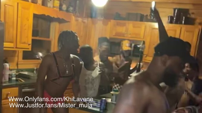 And Ofcourse Day 2 was jus as lit.. #PlayBoyCabin2022 https://t.co/kAvlPbAhJ1 https://t.co/rVIZwcGbiu
