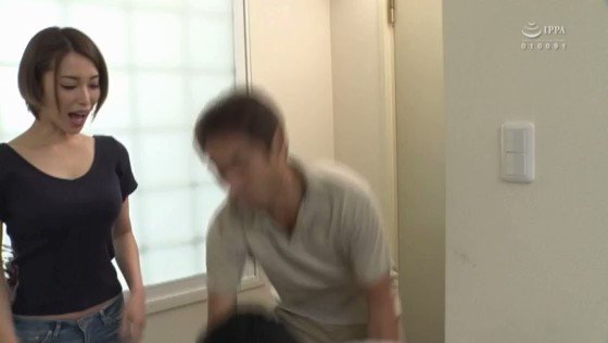 夫の留守中に夫の同僚に何度も中出しされた不貞妻 https://t.co/NECnQGTvr0