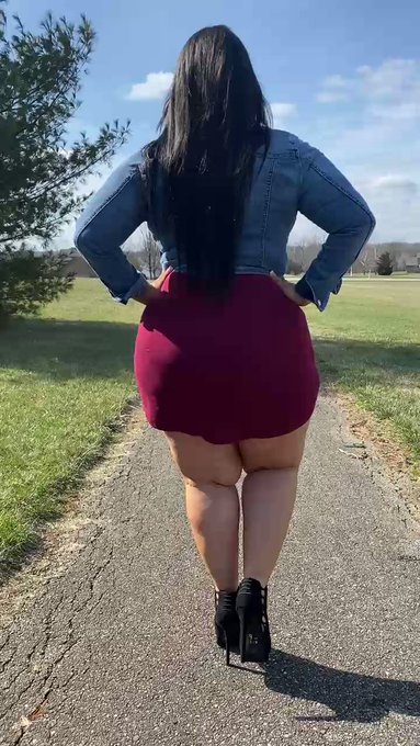 Would you follow me anywhere? https://t.co/FbjU7pNOMK