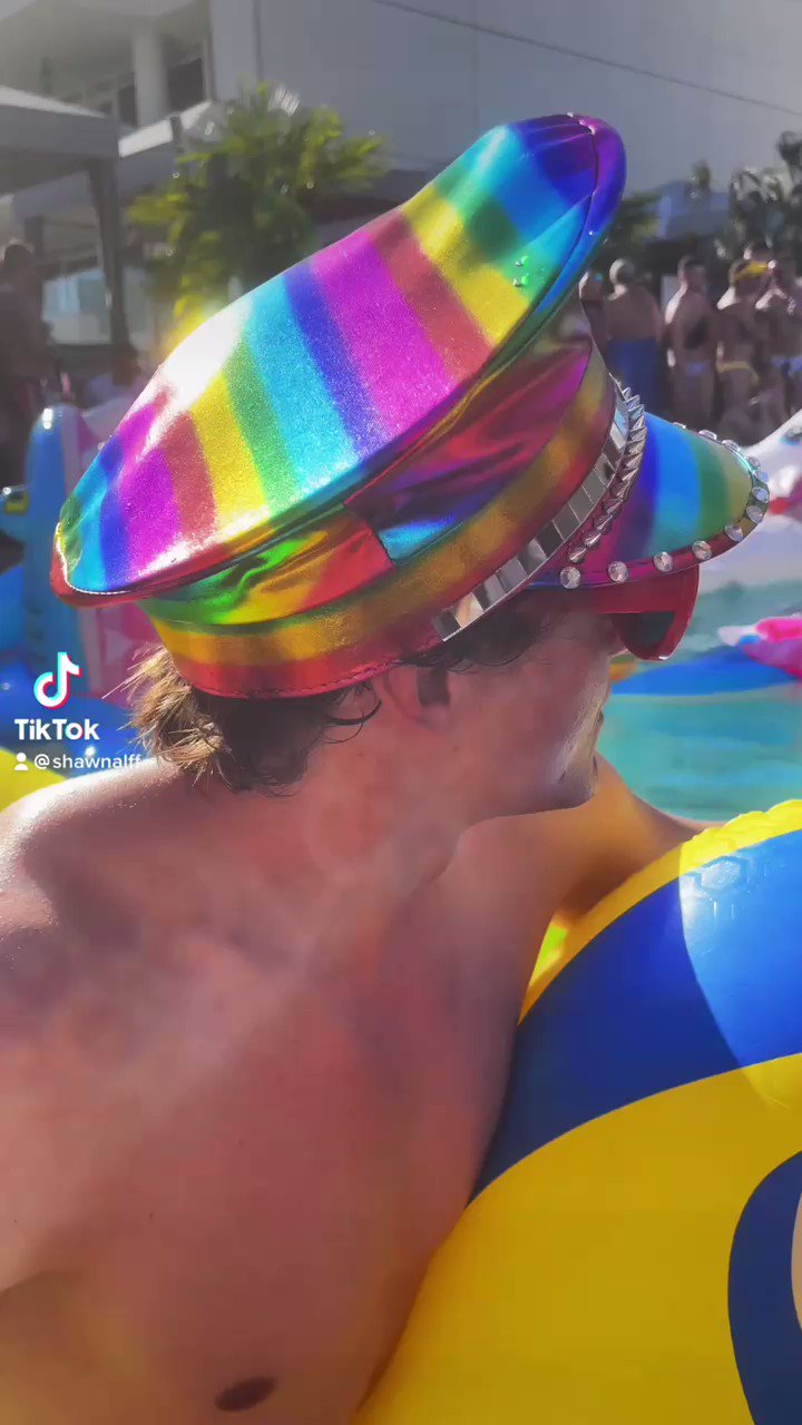 Shawn Alff on Twitter: "Shawn from the internet slays at #LAPride 📹 by @thekenzietaylor