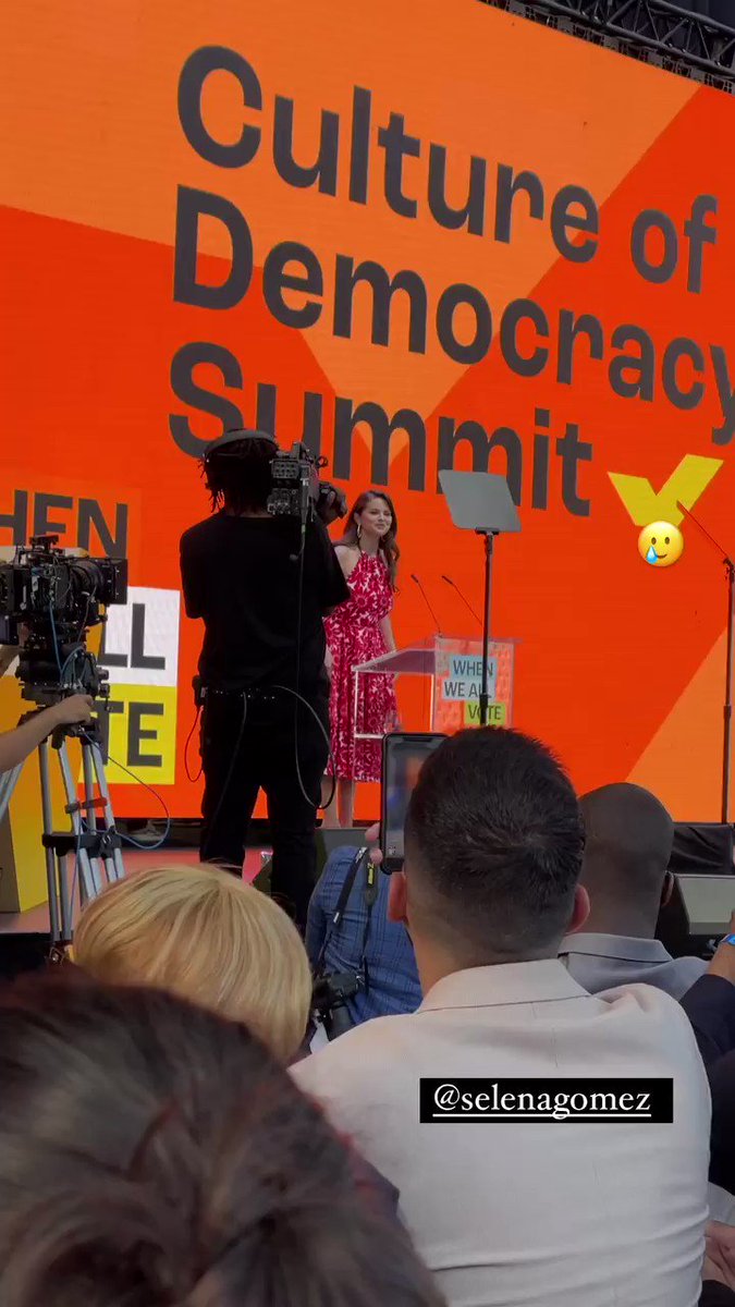 Selena Gomez Worldwide on Twitter: "RT @WWSGMedias: Selena at the