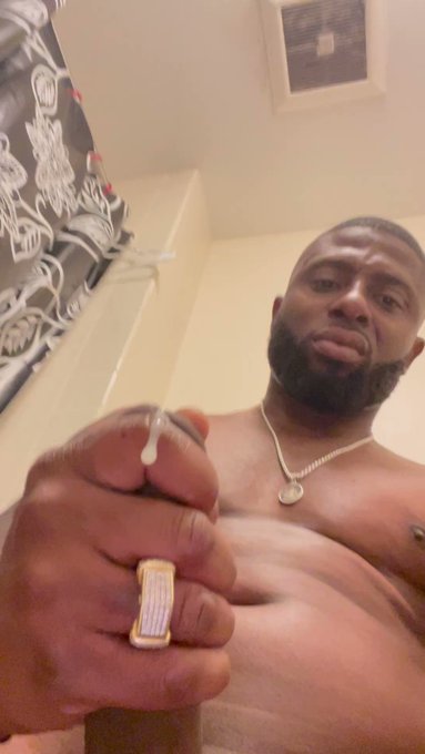 The face is priceless   https://t.co/efeGFnAefl https://t.co/GWJlm1vkI9