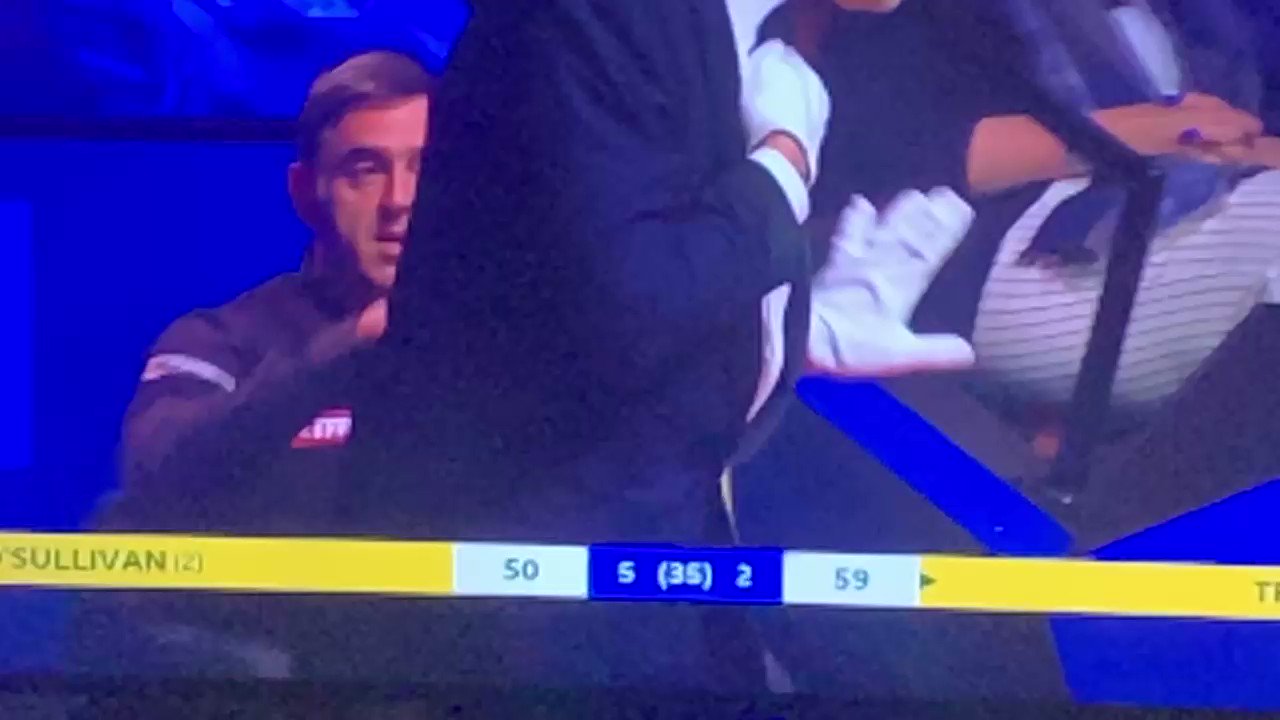 Foul & a miss (snookerworld146) / Twitter