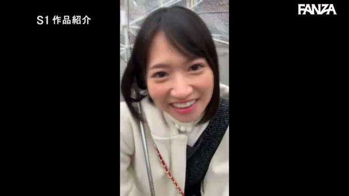 色白華奢で真面目な彼女が巨漢先輩の馬乗りプレスで寝取られ僕… https://t.co/o8dQ60yBuD