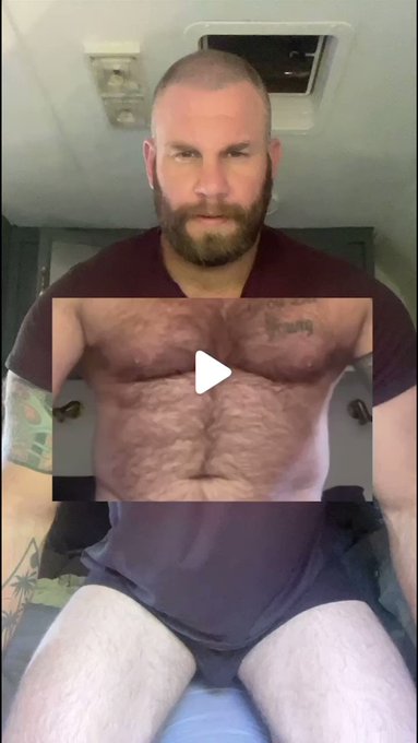 You will find the un blurred version here ? https://t.co/i8ziEreFcN

#gaybeardedmen #gaybearded #gayhairymen