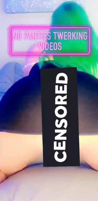 My #dress came up when I was #twerk #twerking it was so #hot https://t.co/Ij31UdcVX2<a href="/tag/dress"class="tags">#dress</a><a href="/tag/twerk"class="tags">#twerk</a><a href="/tag/twerking"class="tags">#twerking</a><a href="/tag/hot"class="tags"><span>#hot</span></a>