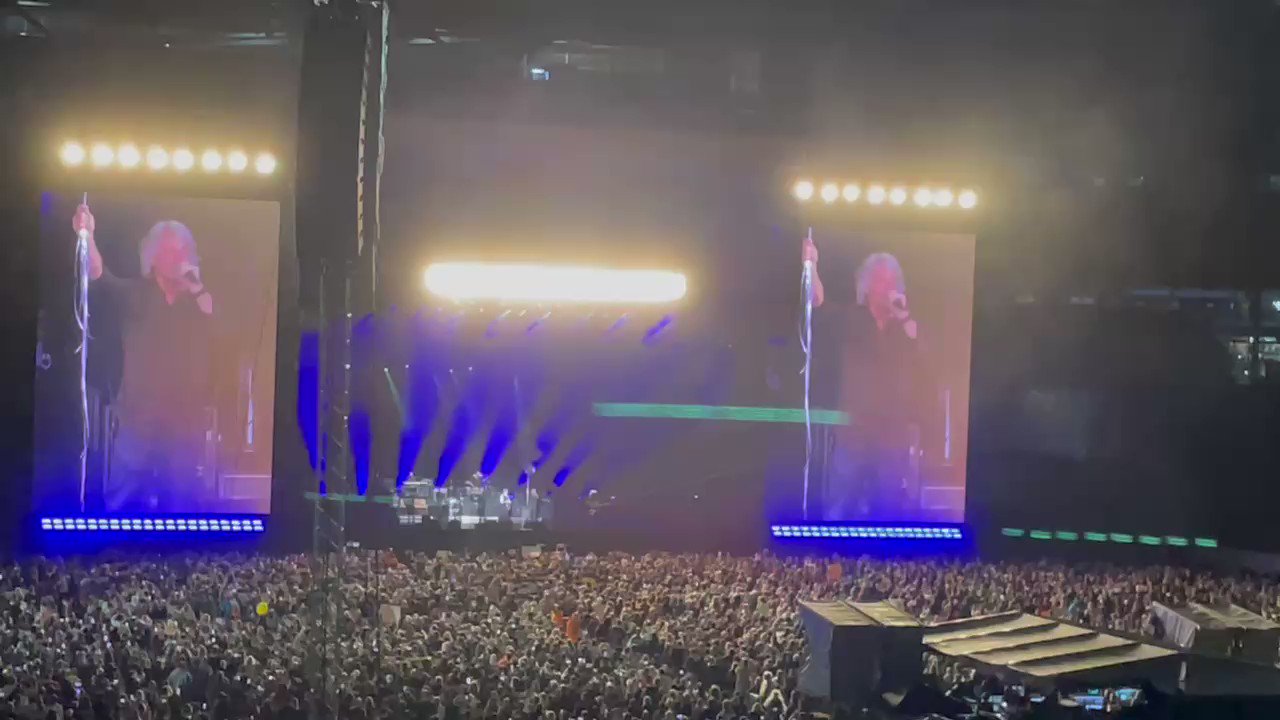 And here s Jon Bon Jovi singing Paul McCartney Happy Birthday in Jersey. Is Frank Sinatra s next? 