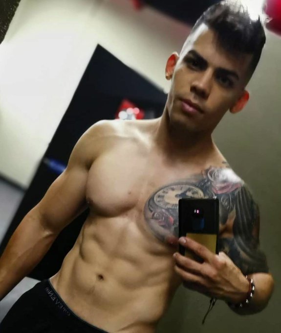 Happy Fathers' Day Weekend to all the daddies out there! Some hot daddies will be on live gay chat this
