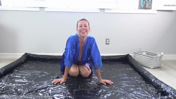 I just sold a video on #realloyalfans. Take a look here: https://t.co/yuE67Yvi3g https://t.co/AOm8Di