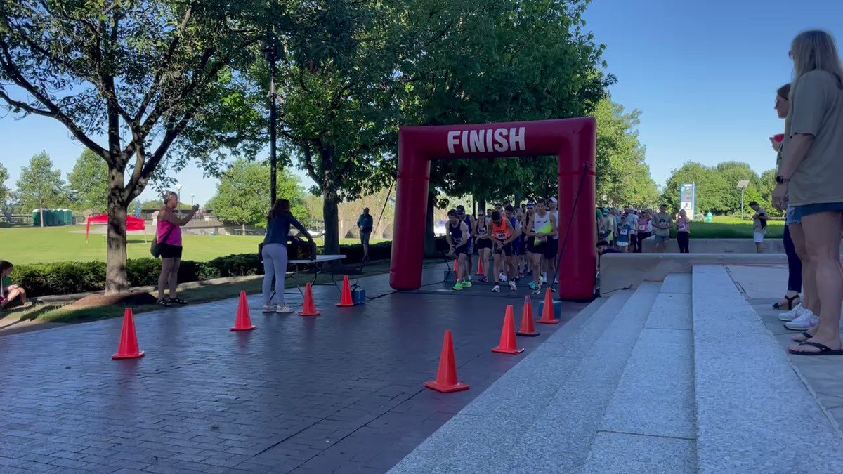 Shout out to @IREM_info on a successful 16th Annual @Heroes4TheHouse! The weather was great and the runners were fast. It was a great event! Thank you for supporting RMHCCIN. 