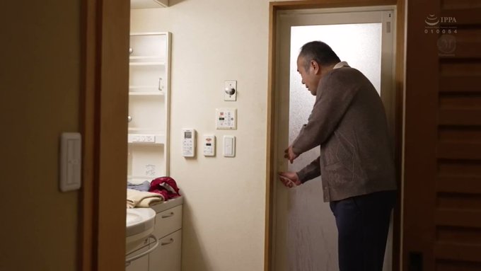 大企業の会長・小沢は息子へ紹介した取引先の娘・スミレを気に入る息子
大好物すぎる。
https://t.co/7EyGfpnXZM