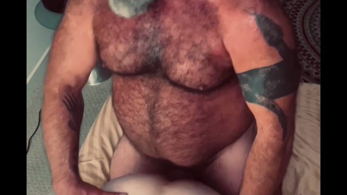 Hairy muscle daddy barebacks hungry mancunt doggy style. More @ https://t.co/jV2bQ5xWyD #gaypride #hairygaybears